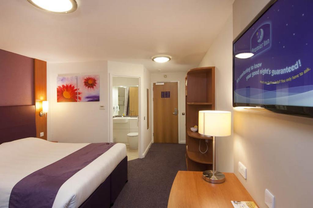 Premier Inn Birmingham City - Waterloo St Exterior foto
